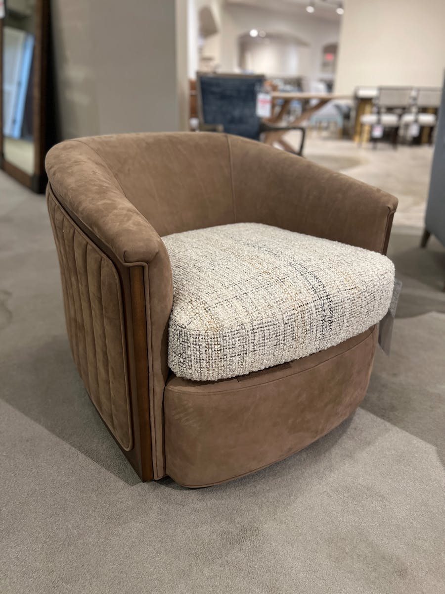 Hancock and Moore 6952-S Summerson Swivel Chair Hancock and Moore 6952-S Summerson Swivel Chair