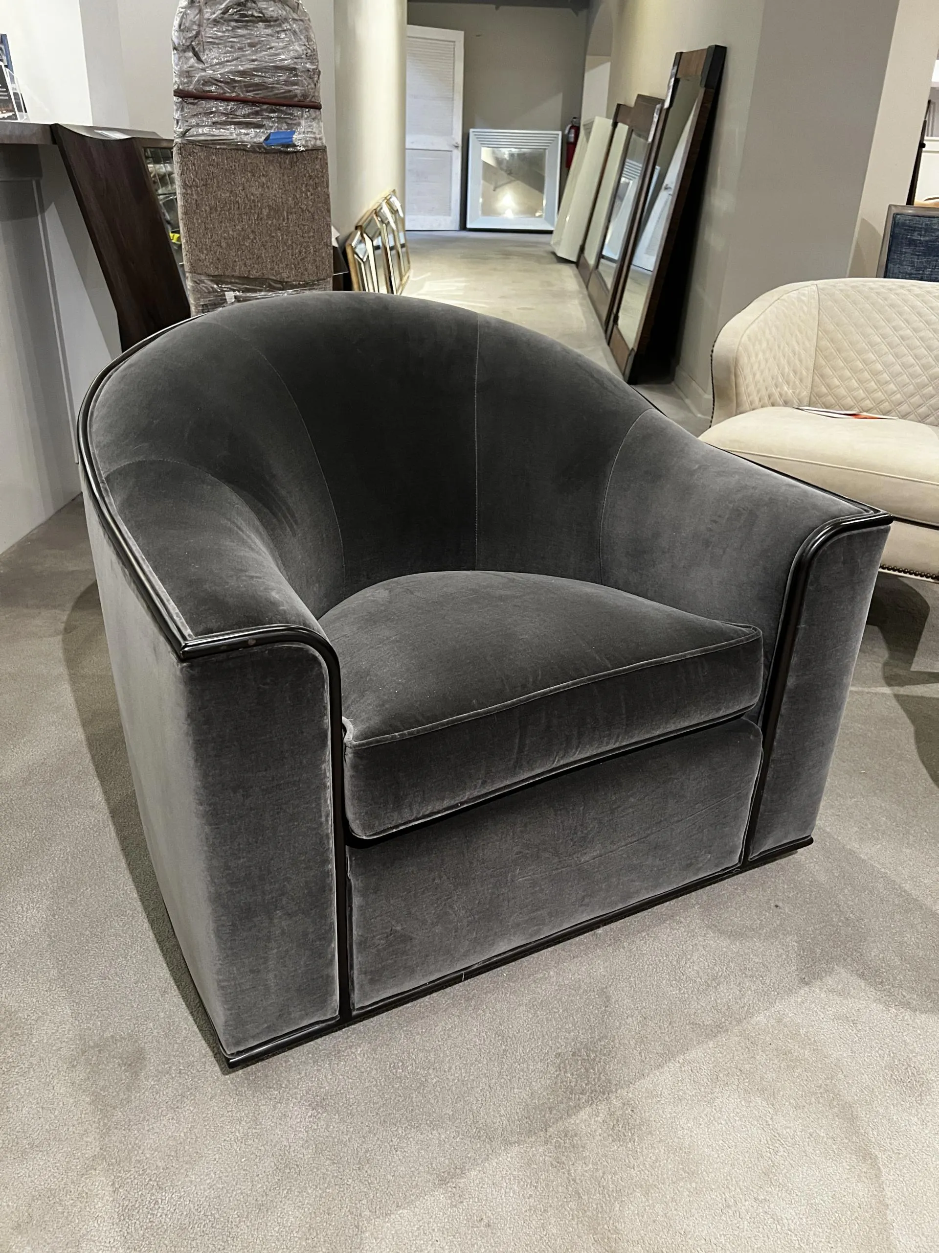 Hancock and Moore 6650-S Ridge Swivel Chair