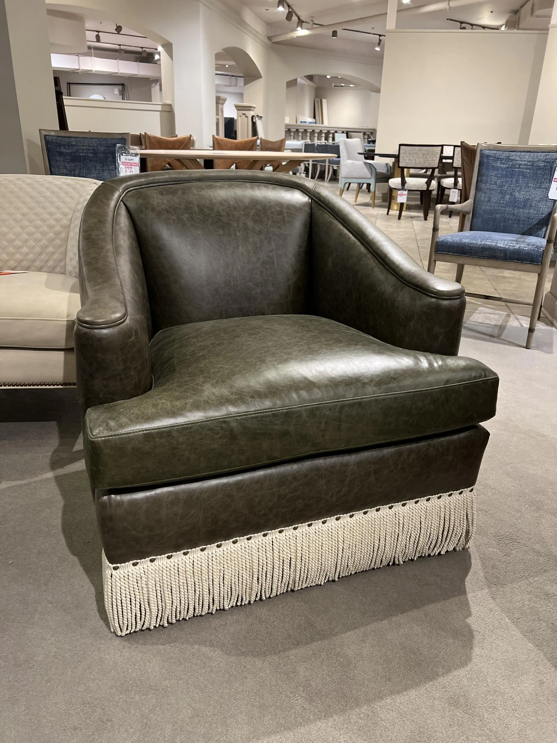 Hancock and Moore CJ6996-S Regency Swivel Chair