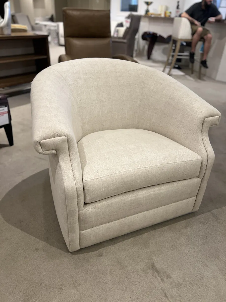 Hancock and Moore 6860-S/00469 Cinch Swivel Chair Hancock and Moore 6860-S/00469 Cinch Swivel Chair