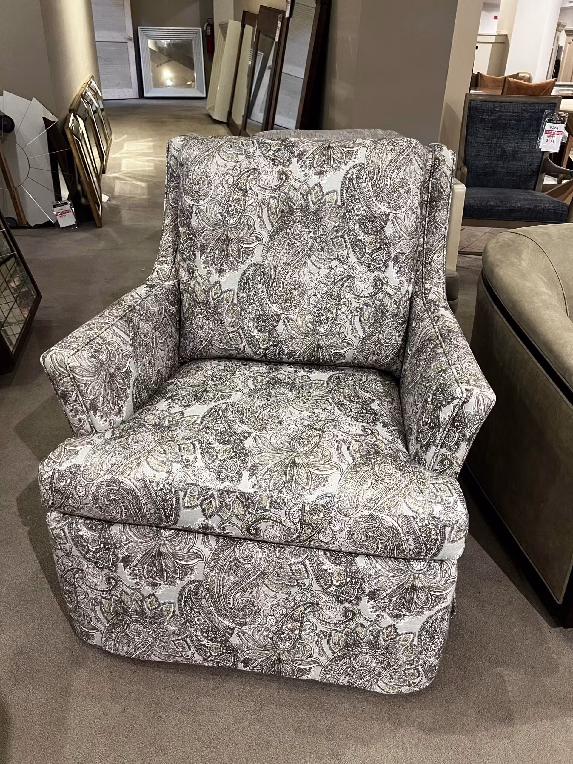 Jessica Charles 135-SR/10811 Harriet Swivel Rocker