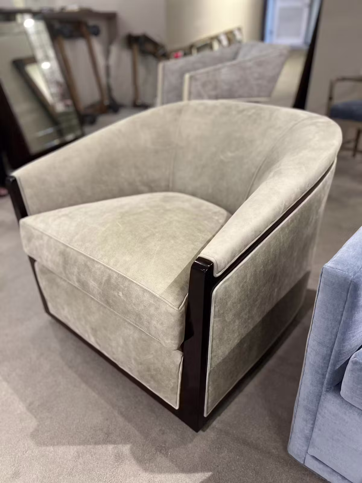 Hancock and Moore 6951-S Peninsula Swivel Chair Hancock and Moore 6951-S Peninsula Swivel Chair