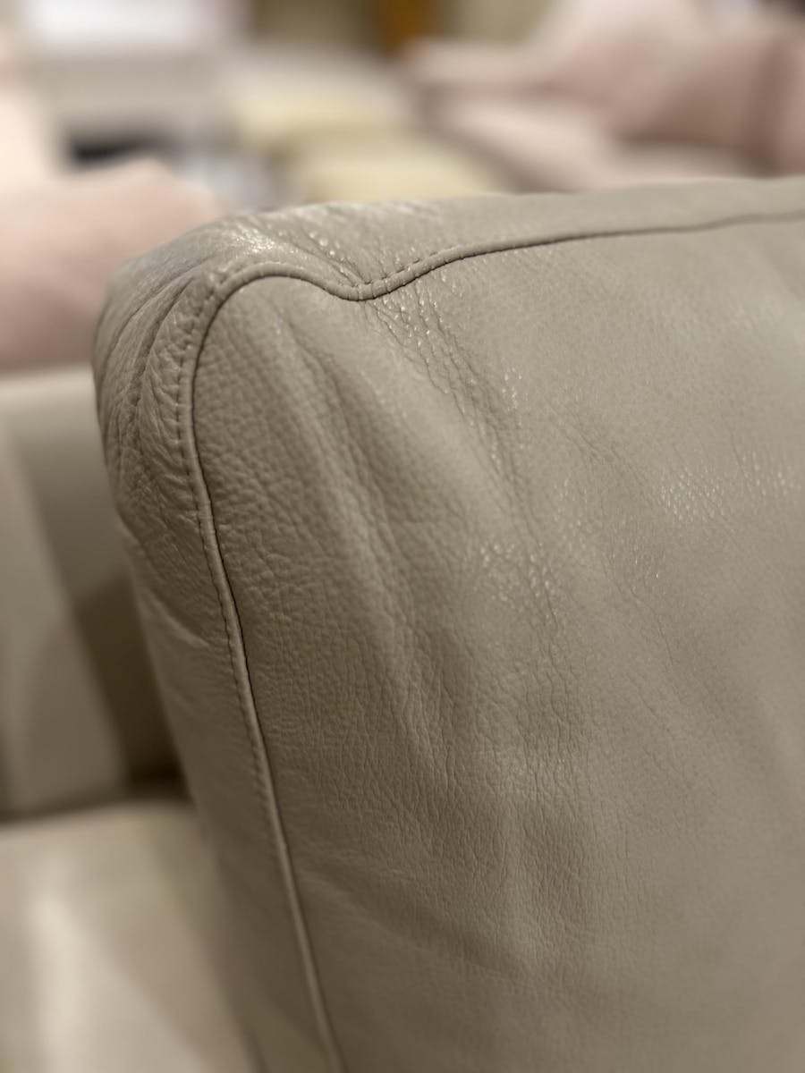Hancock and Moore E6869-2-BIS/ Lawson Loveseat Hancock and Moore E6869-2-BIS/ Lawson Loveseat