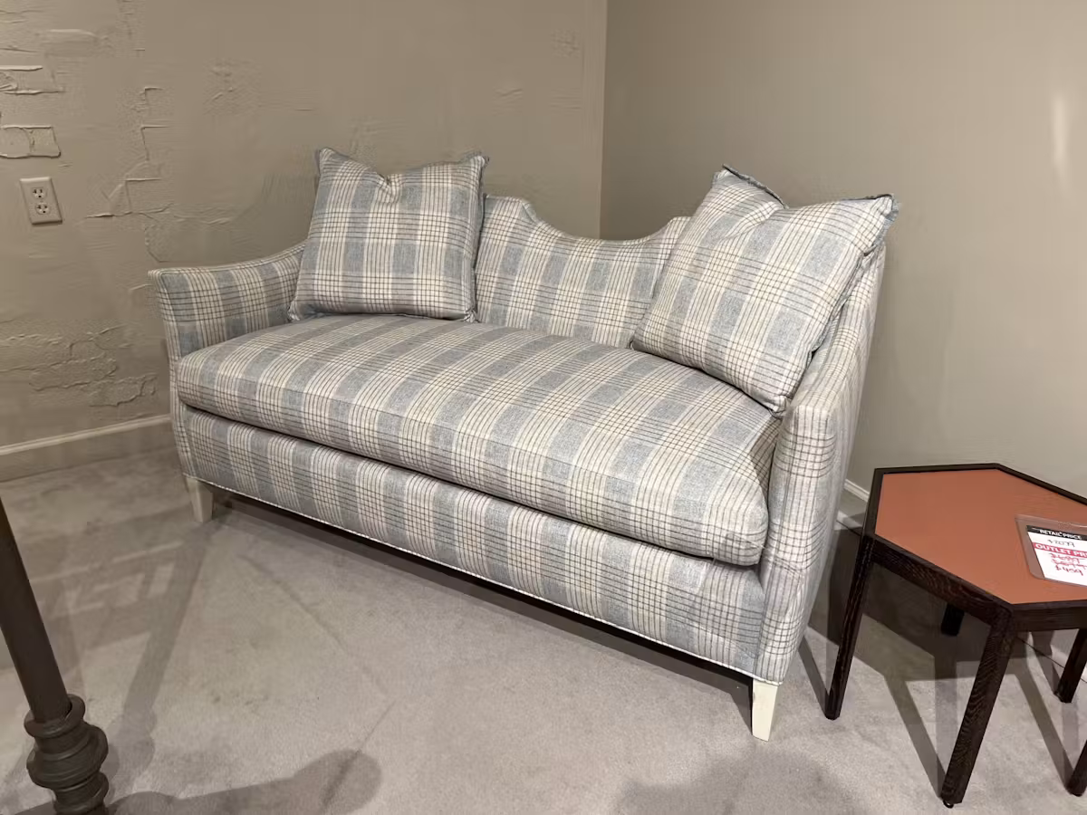 Jessica Charles 1752/10810 Fauna Settee Jessica Charles 1752/10810 Fauna Settee