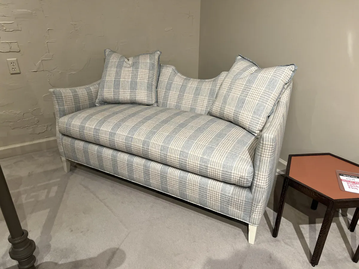 Jessica Charles 1752/10810 Fauna Settee Jessica Charles 1752/10810 Fauna Settee
