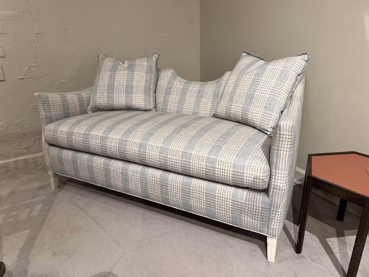 Jessica Charles 1752/10810 Fauna Settee Jessica Charles 1752/10810 Fauna Settee
