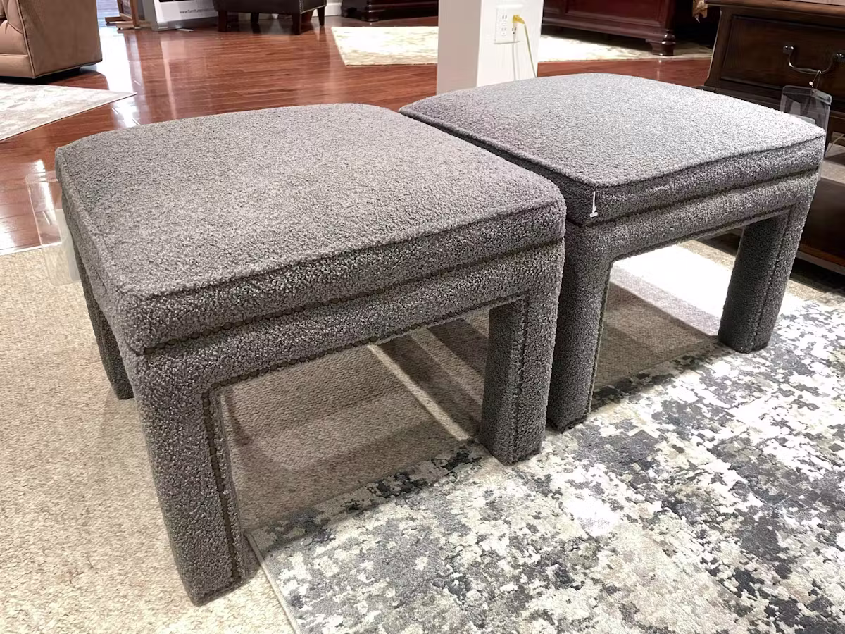 Kincaid 148-03 Pair of Larson Bunching Ottomans Kincaid 148-03 Pair of Larson Bunching Ottomans