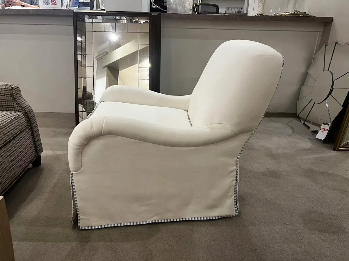 Hickory Chair HC1601-27290 Emory Swivel Chair Hickory Chair HC1601-27290 Emory Swivel Chair