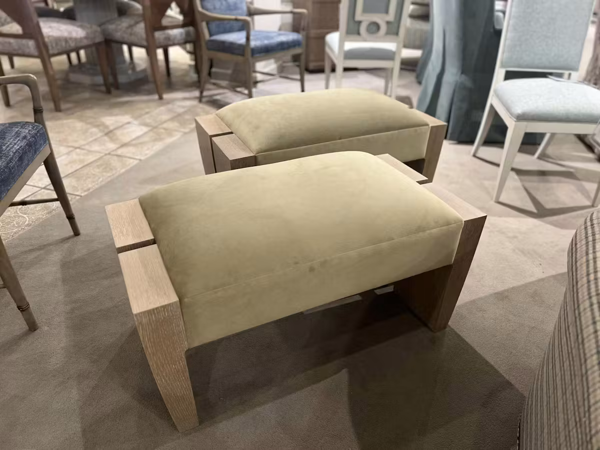 Hickory Chair HC7237-51-2 Waylon M2M Bench Hickory Chair HC7237-51-2 Waylon M2M Bench