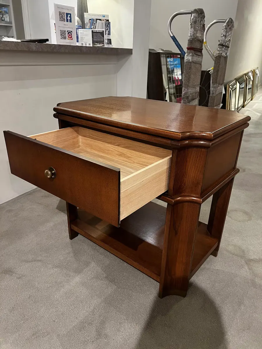 HIckory Chair HC3473-70 Owings Side Table HIckory Chair HC3473-70 Owings Side Table