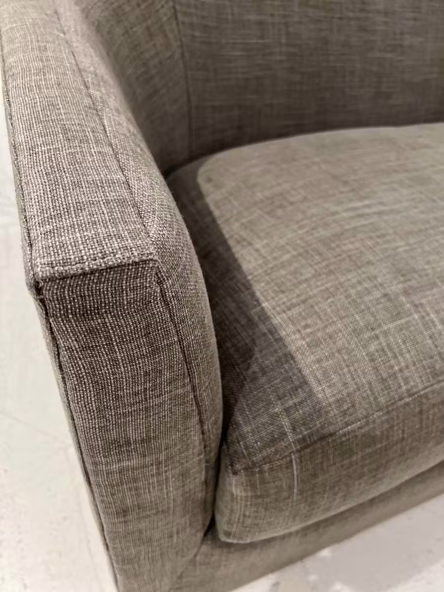 Hickory Chair HC7302-88 Aiden Sofa Hickory Chair HC7302-88 Aiden Sofa