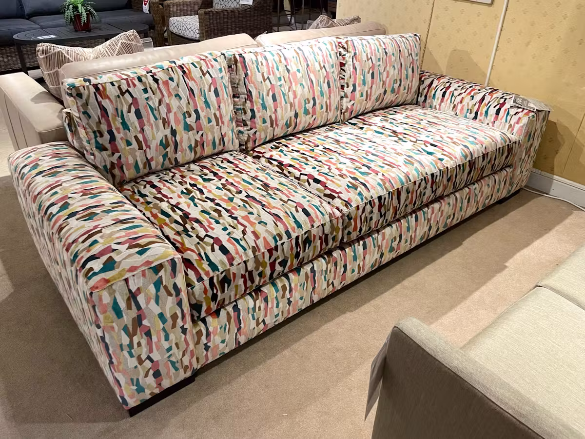 Bassett 2615-82 Premier Sofa Bassett 2615-82 Premier Sofa