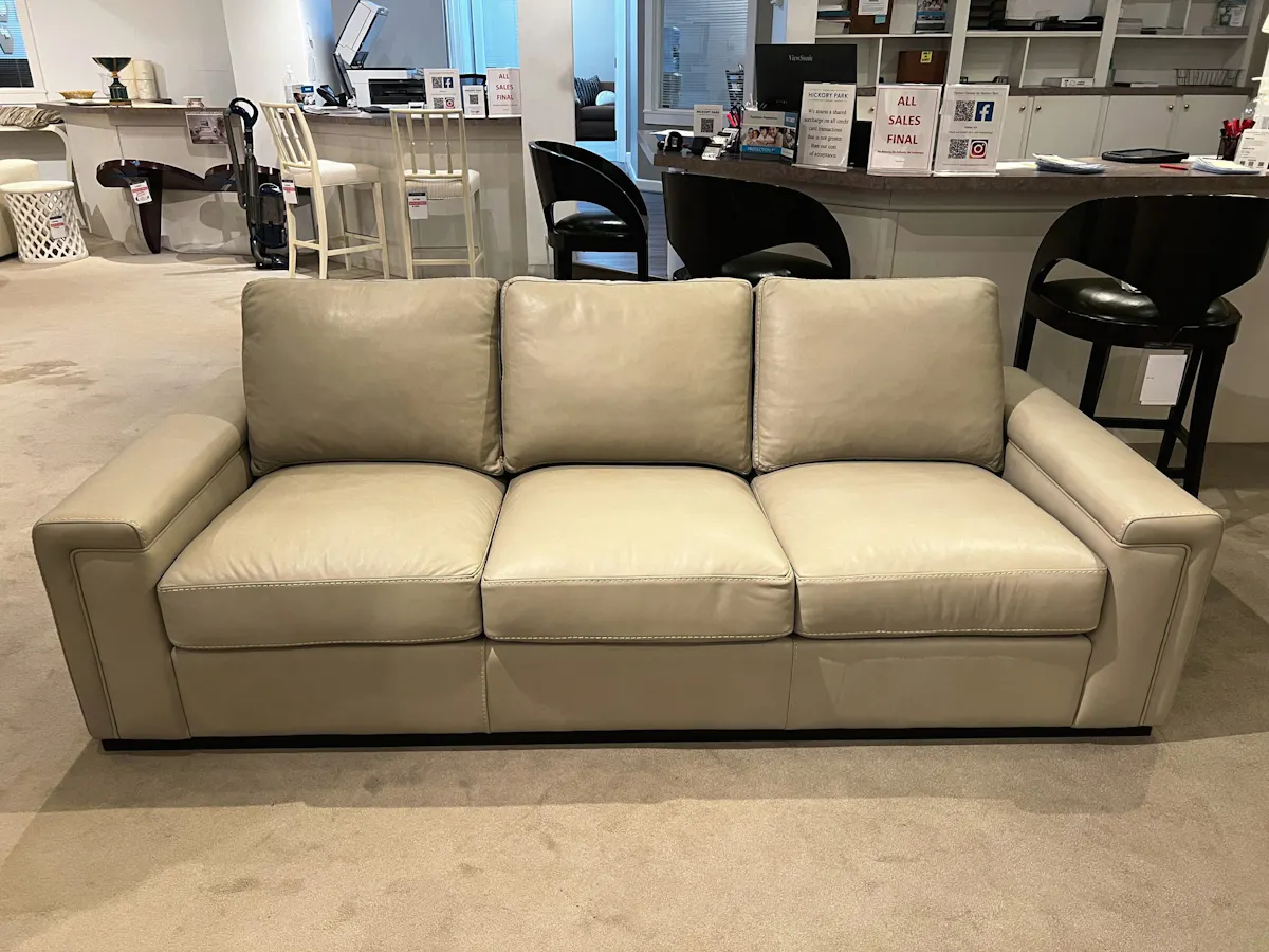 Hancock and Moore MD94/01010 Milan Sofa Hancock and Moore MD94/01010 Milan Sofa