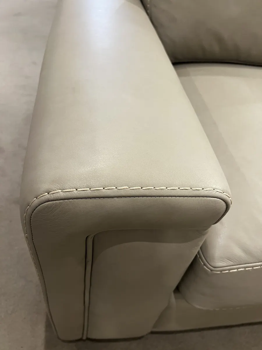 Hancock and Moore MD94/01010 Milan Sofa Hancock and Moore MD94/01010 Milan Sofa