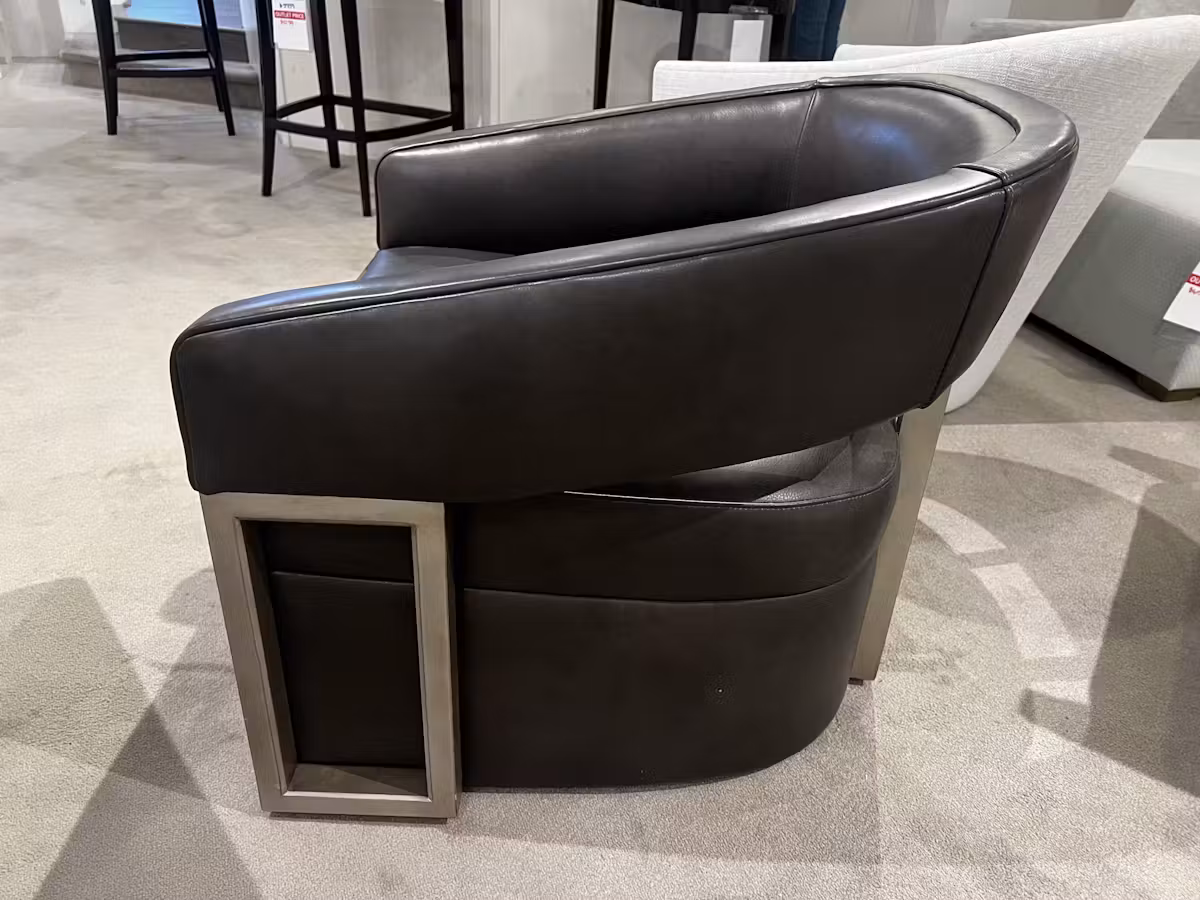Hancock and Moore 6793-S/758 Elon Swivel Chair Hancock and Moore 6793-S/758 Elon Swivel Chair
