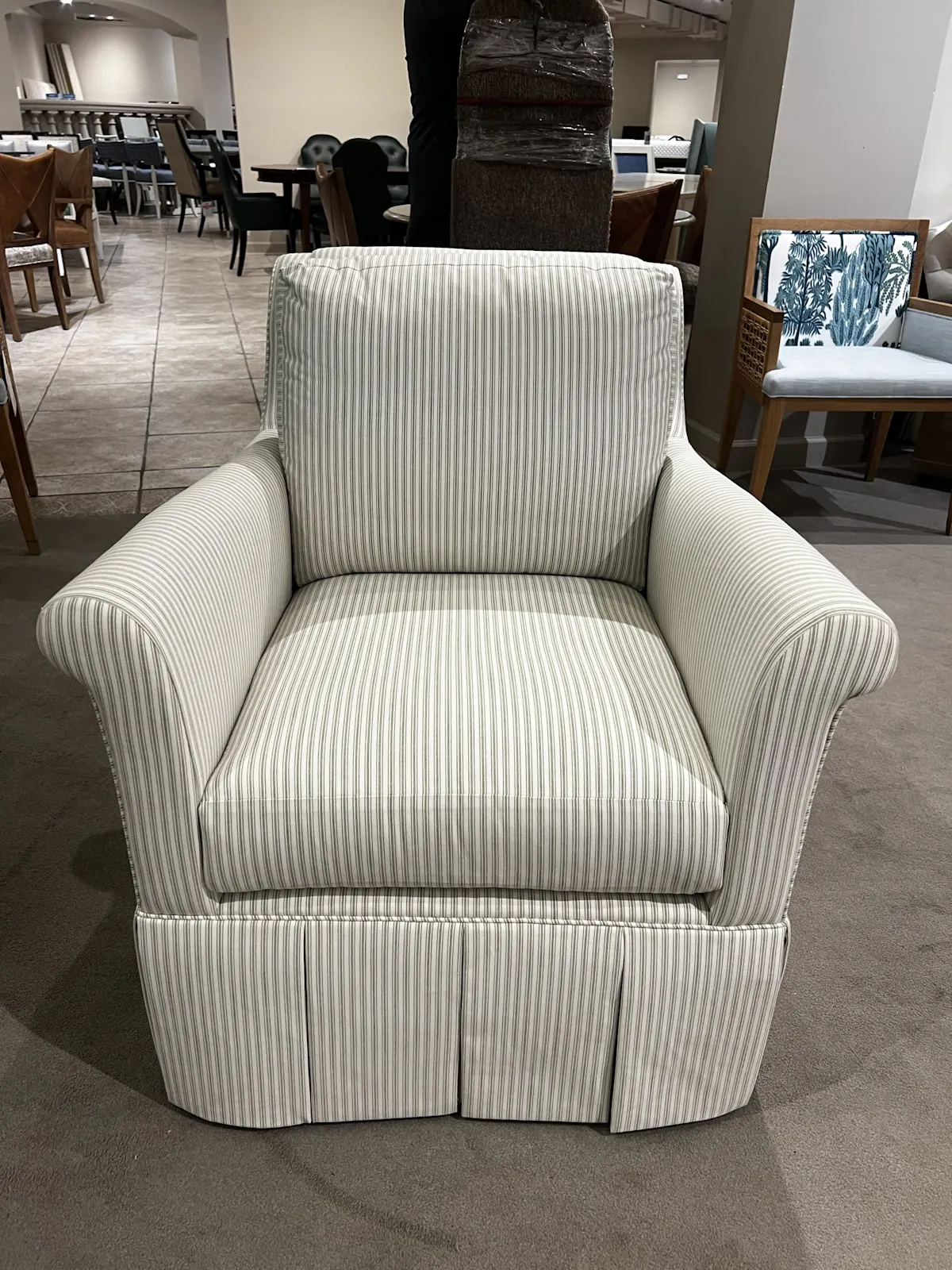 Jessica Charles 1790C/10369 Ensemble Skirted Chair Jessica Charles 1790C/10369 Ensemble Skirted Chair