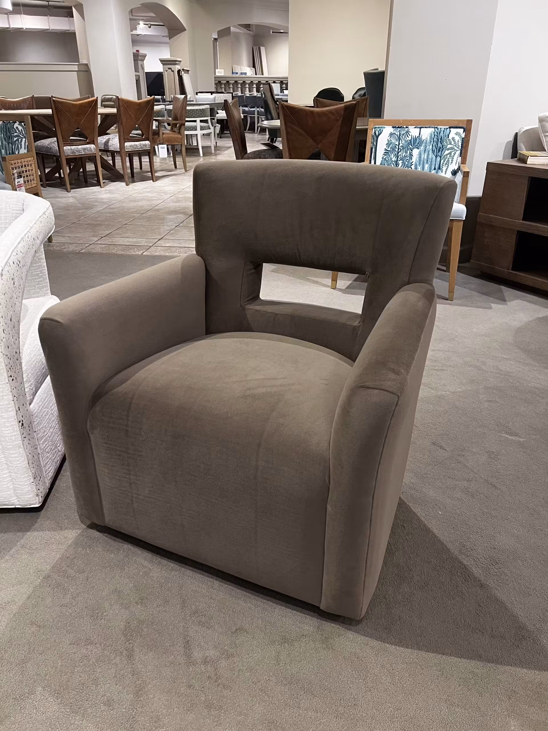 Jessica Charles 4292-S/10835 Mathews Swivel Chair