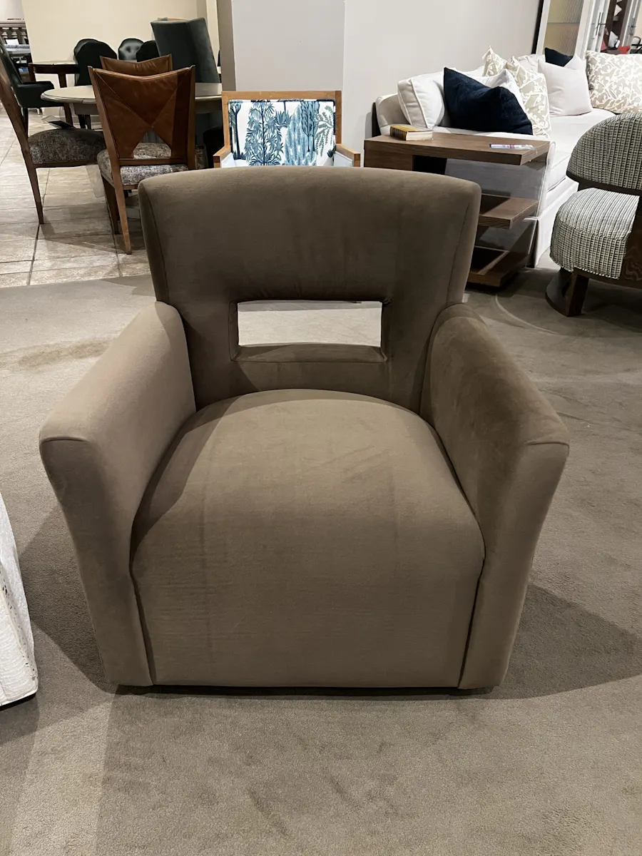 Jessica Charles 4292-S/10835 Mathews Swivel Chair Jessica Charles 4292-S/10835 Mathews Swivel Chair