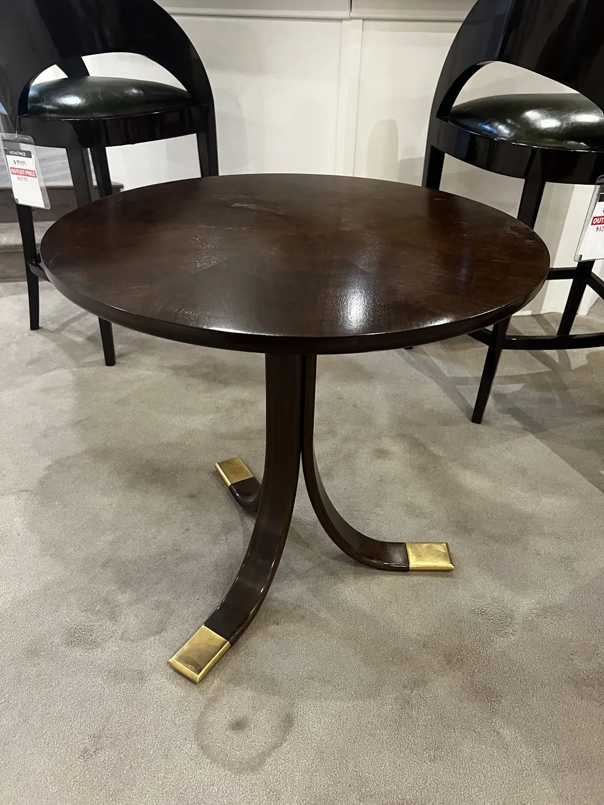 Highland House HH19-711/20 Earl Side Table Highland House HH19-711/20 Earl Side Table