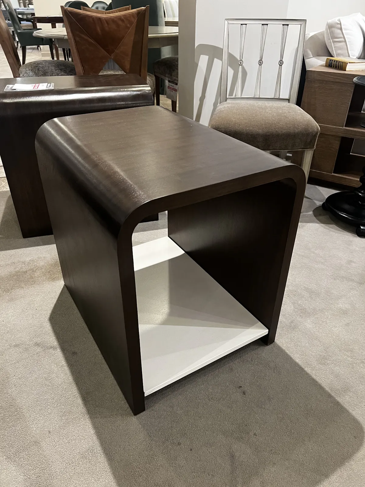 Century C6C-623/20 Aria Chairside Table Century C6C-623/20 Aria Chairside Table
