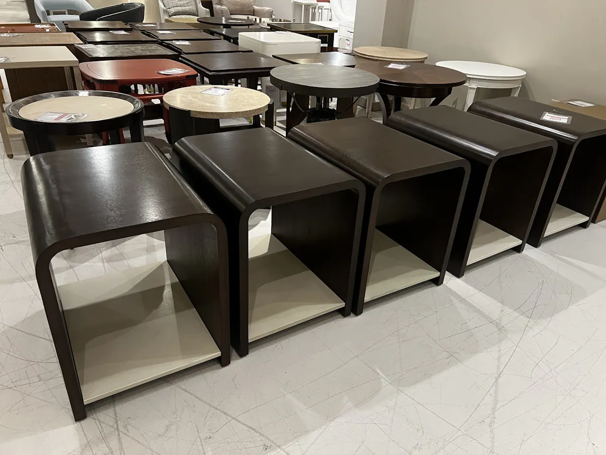 Century C6C-623/20 Aria Chairside Table Century C6C-623/20 Aria Chairside Table