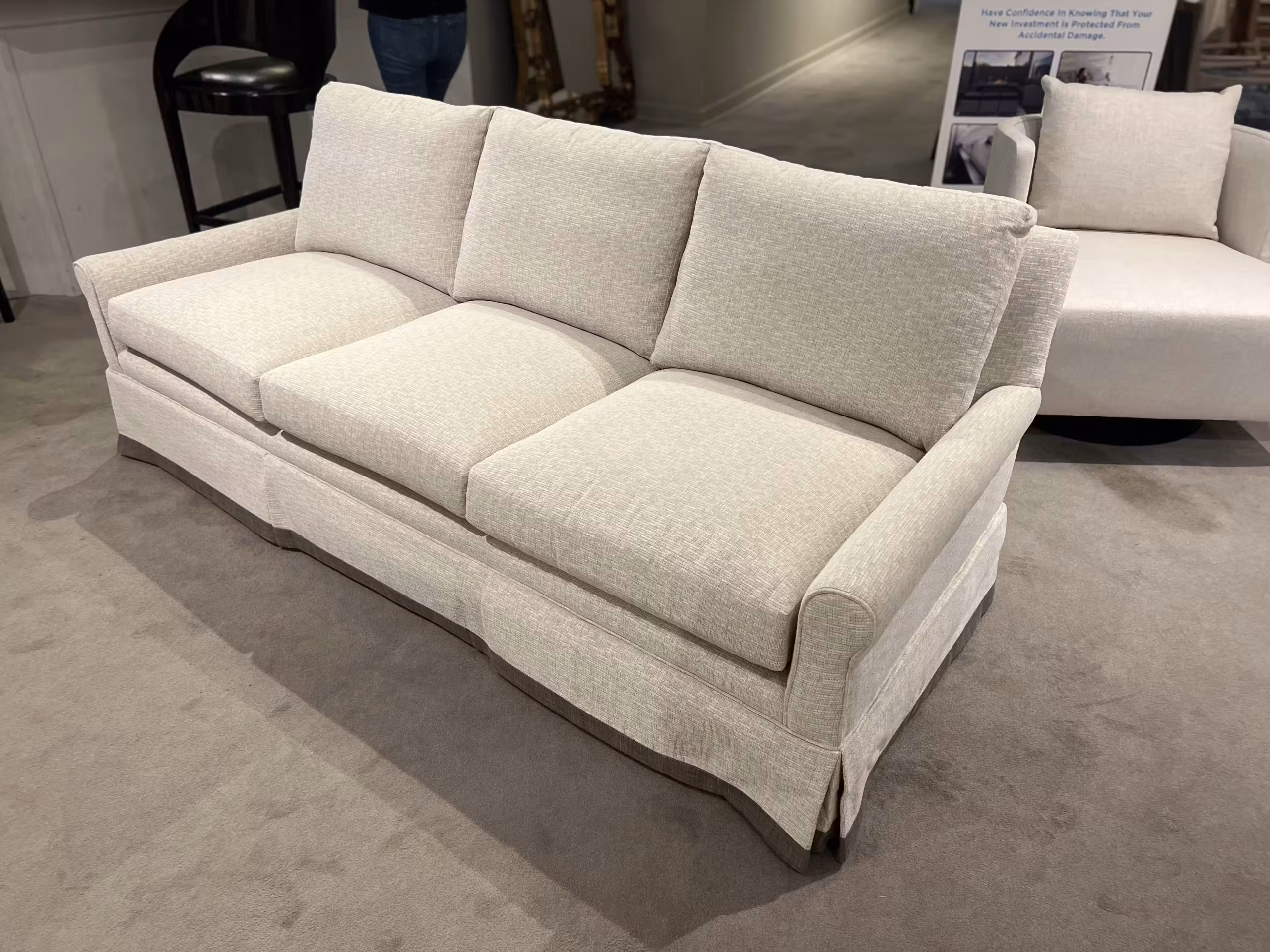 Century ESN202-2 Leonardo Sofa