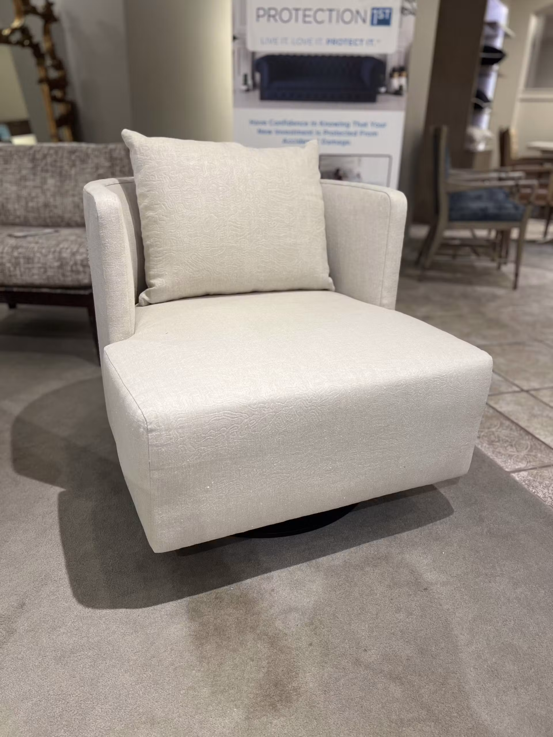 Century CCU-3214-8 Riposo Swivel Chair