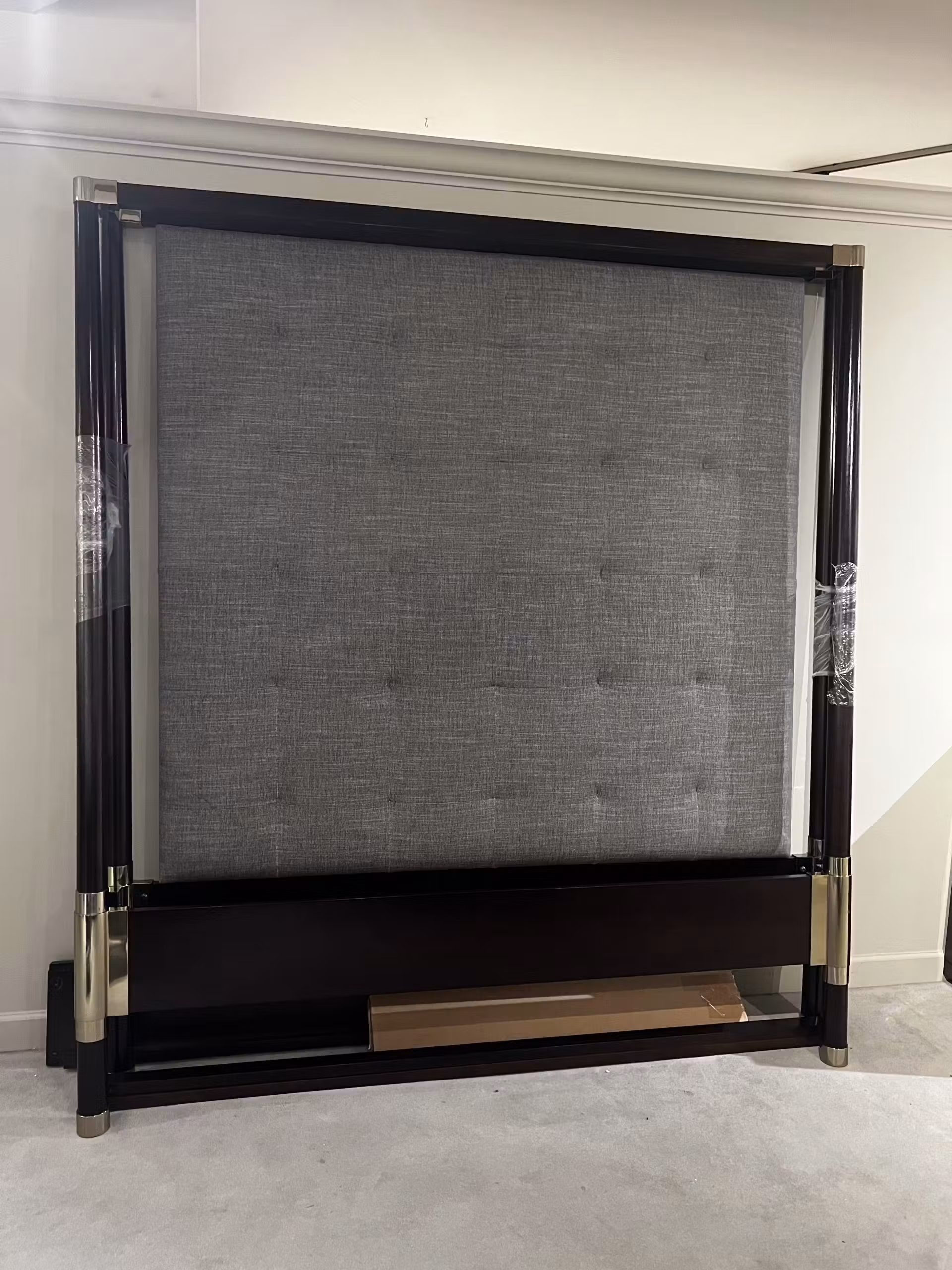 Century C19-176/HFR Poster Canopy Upholstered King Bed