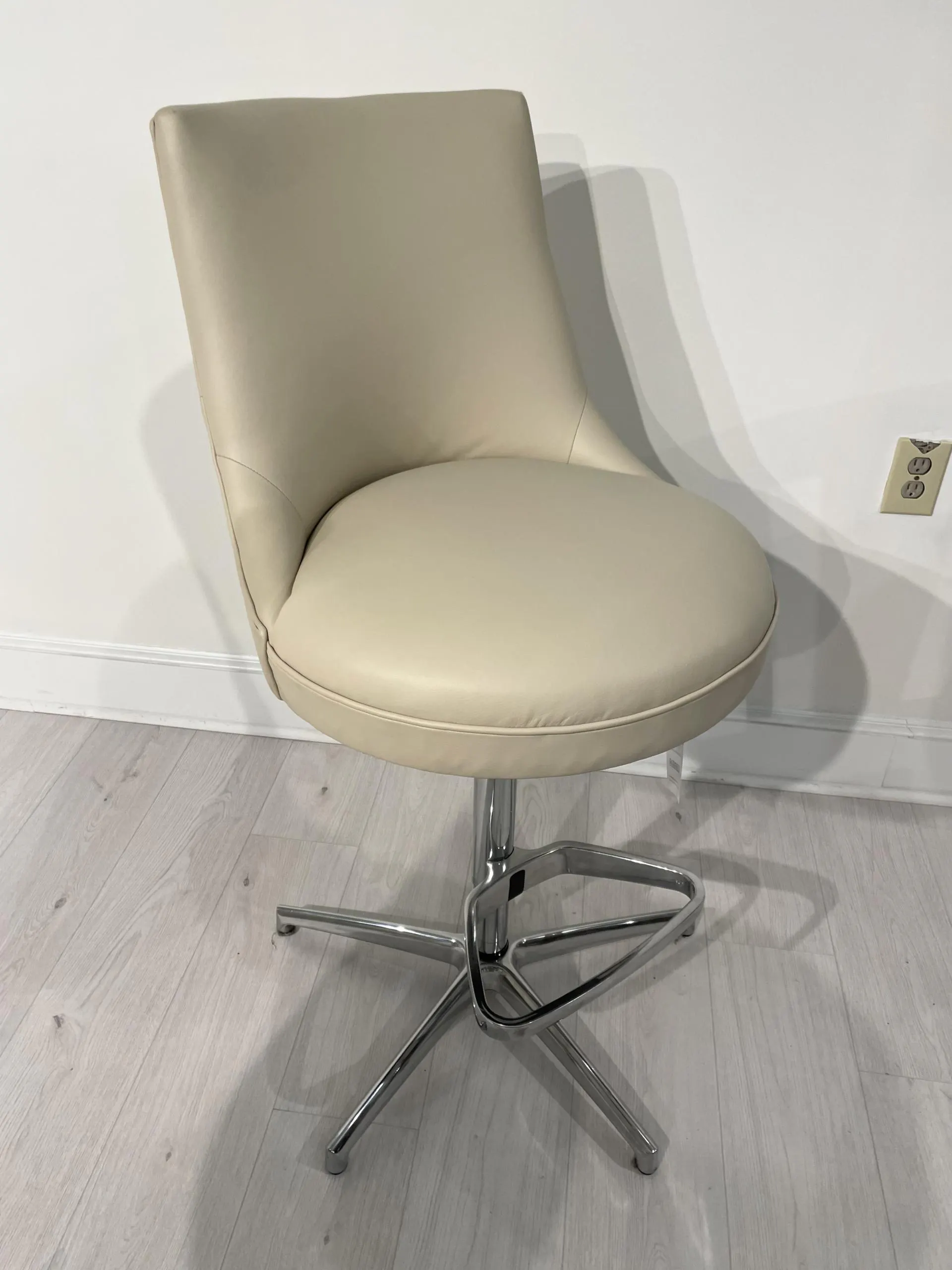 Fairfield 2002-M7 Vesper Billiard Barstool 2
