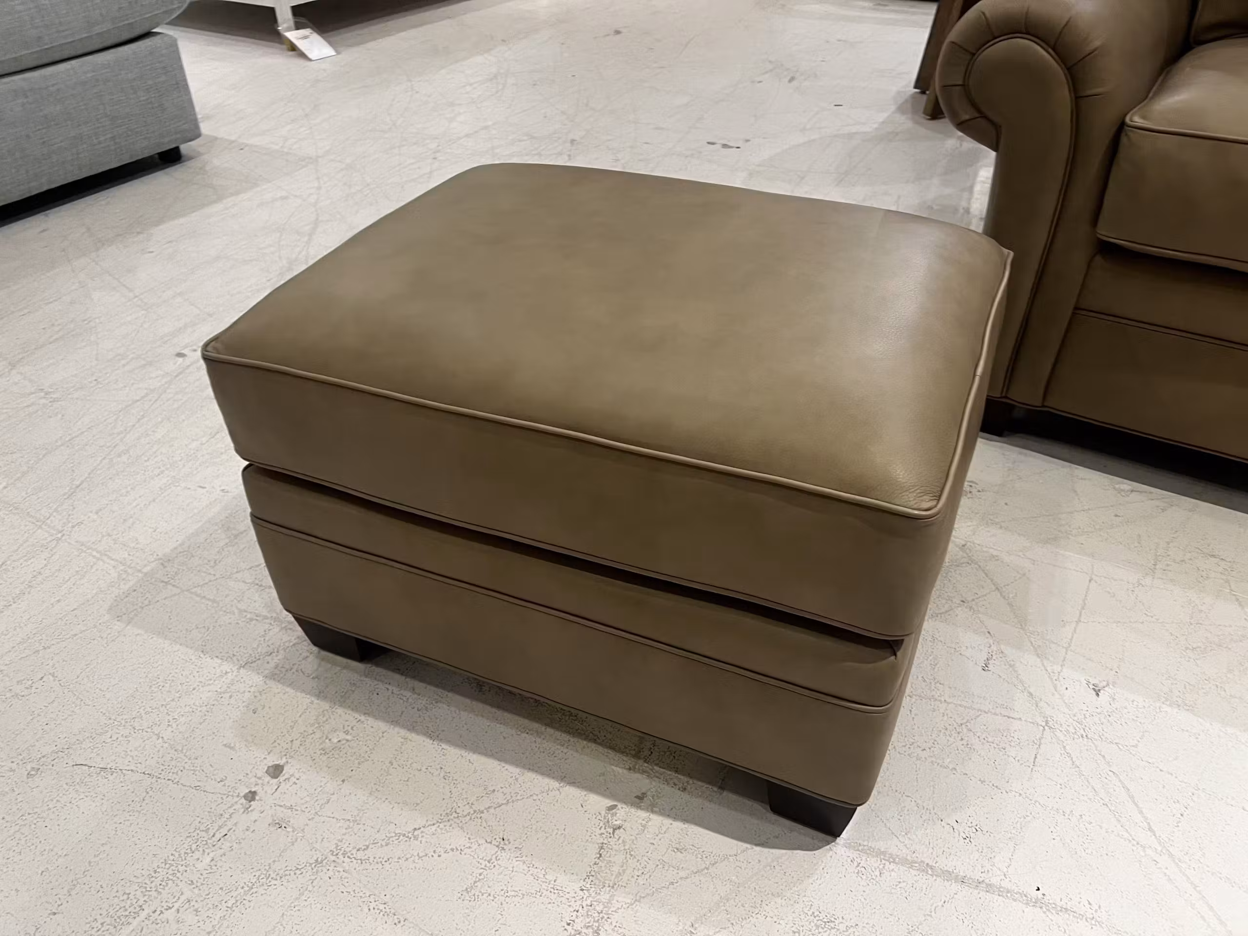 Hancock and Moore 9841/1700,1701 City Ottoman