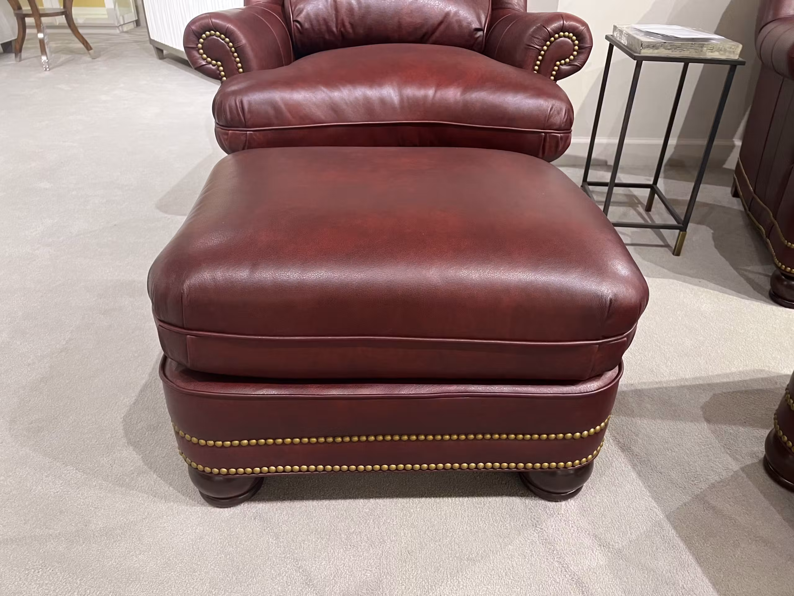 Hancock and Moore 8131NB/1698,1699 Austin Ottoman