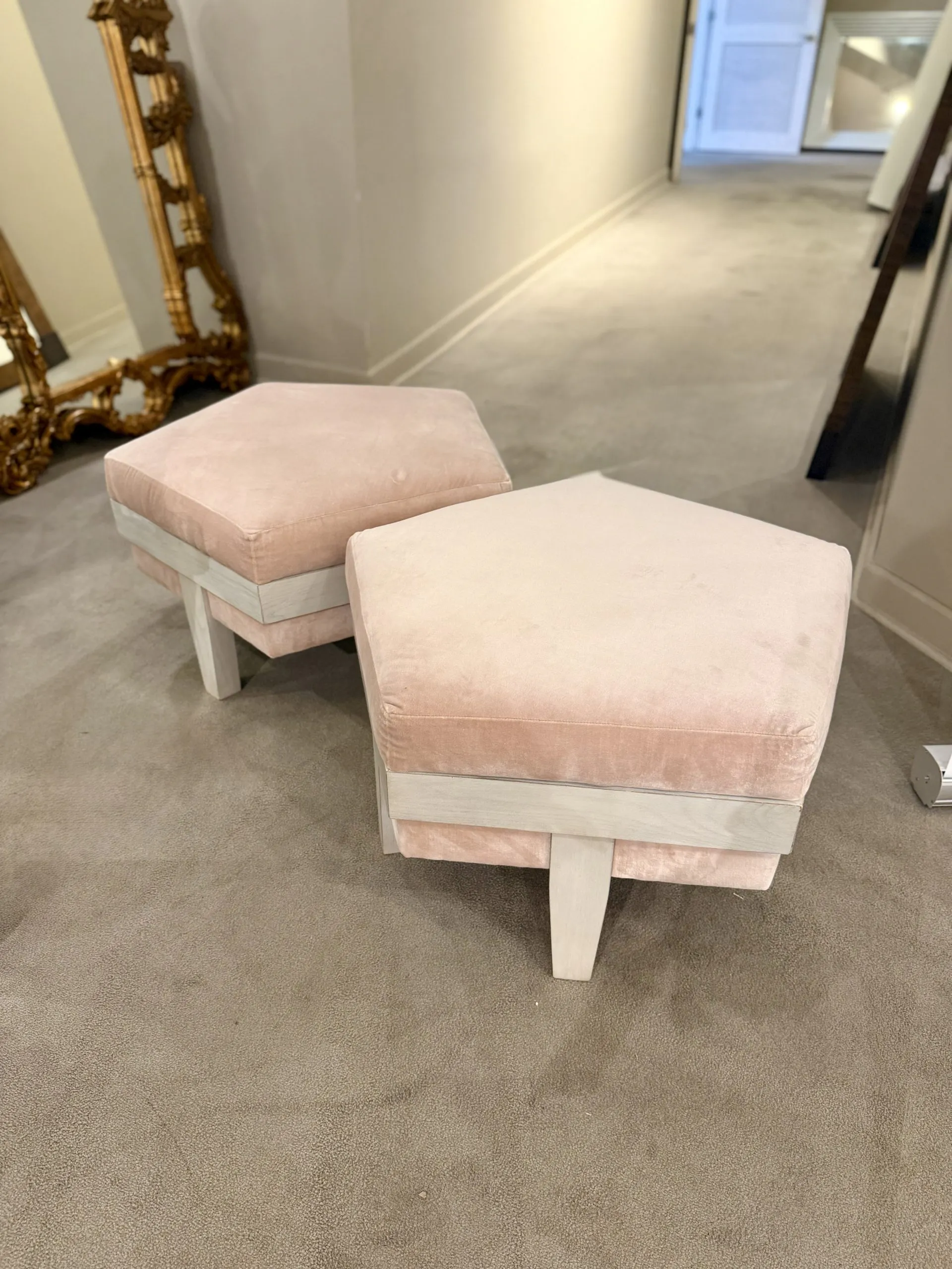 Hickory Chair HC8508-29 Rose Ottoman