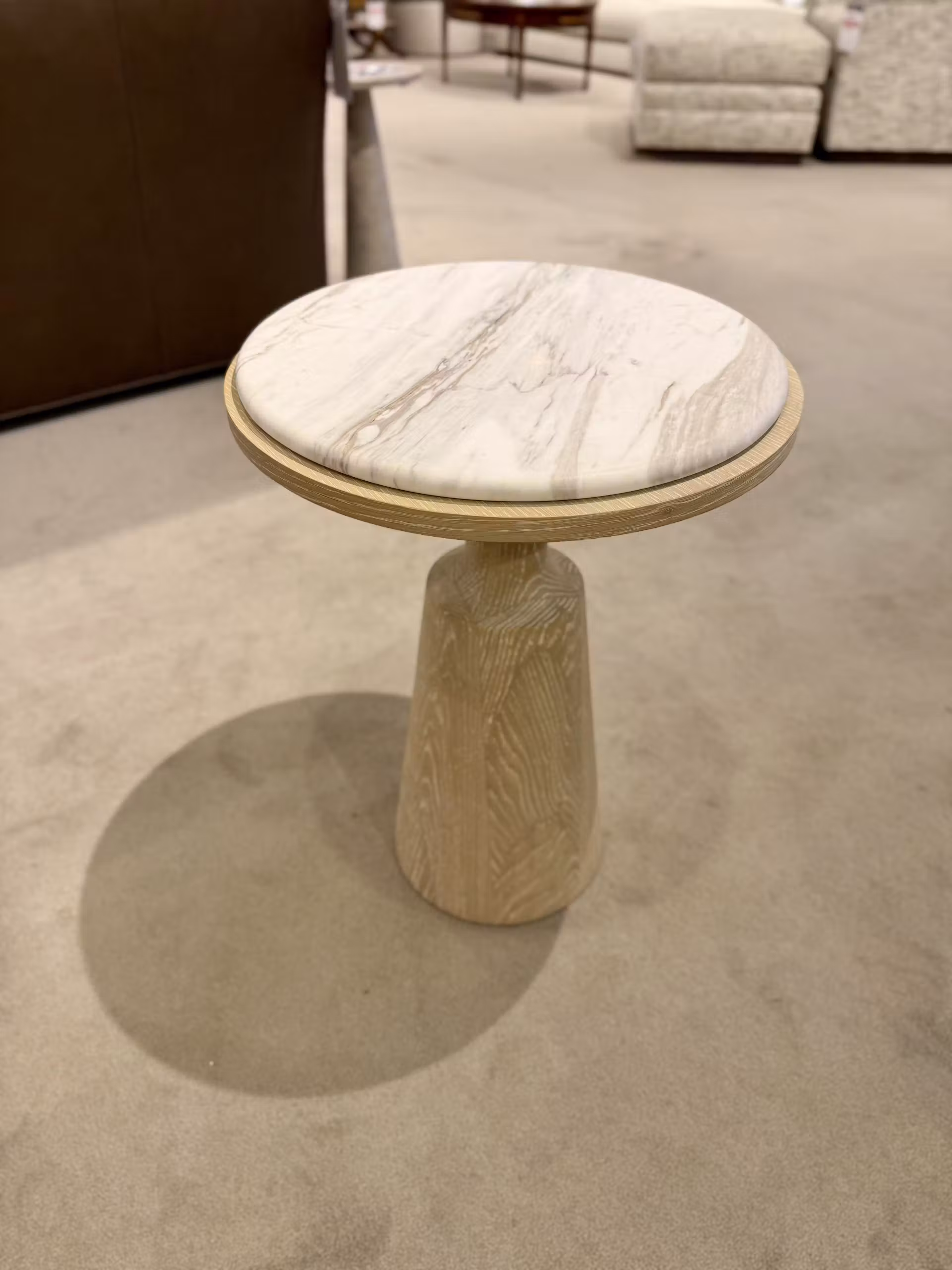 Century B32-625,50 Carino Side Table