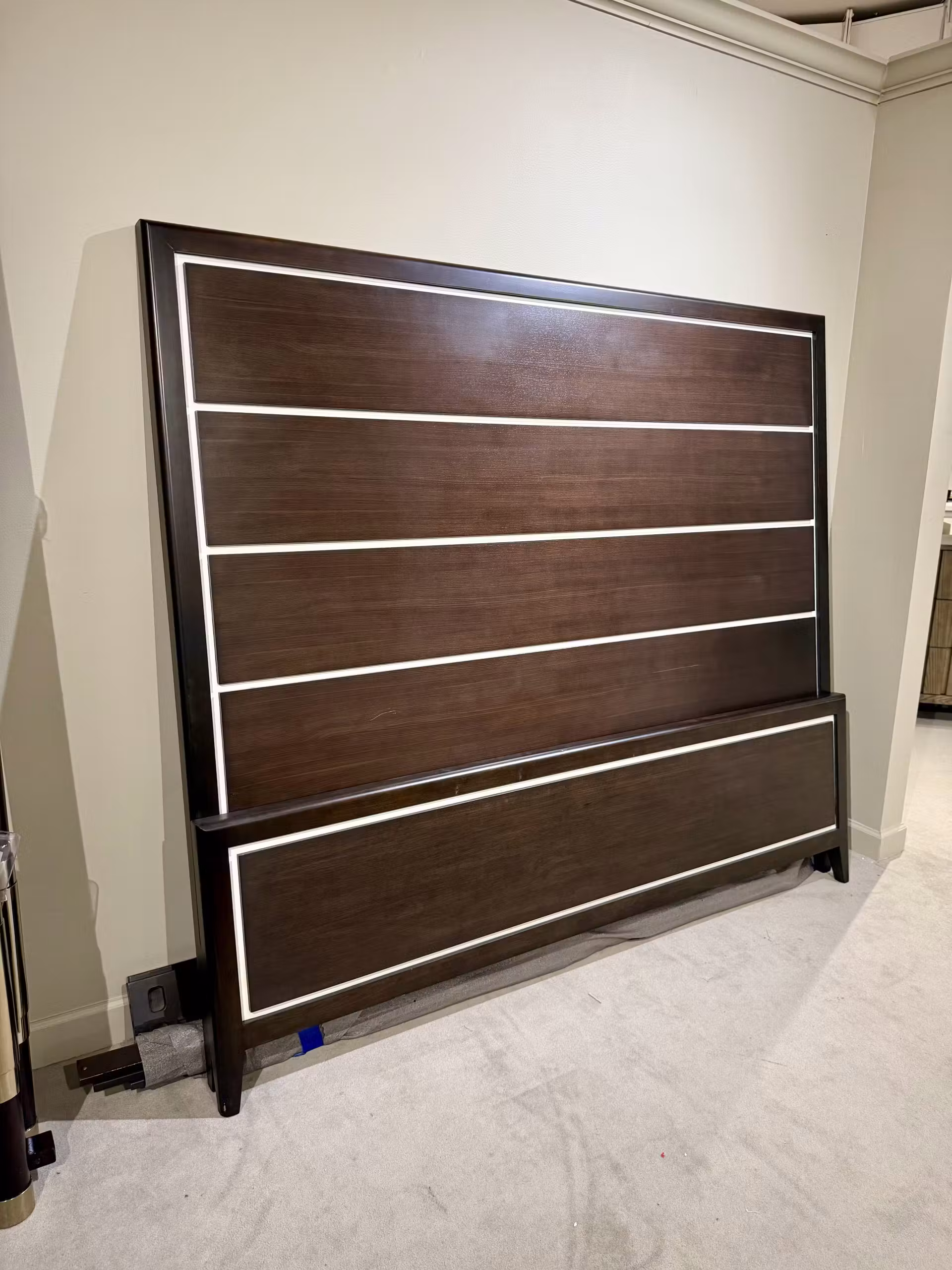 Century C6C-146 Aria Wood King Bed