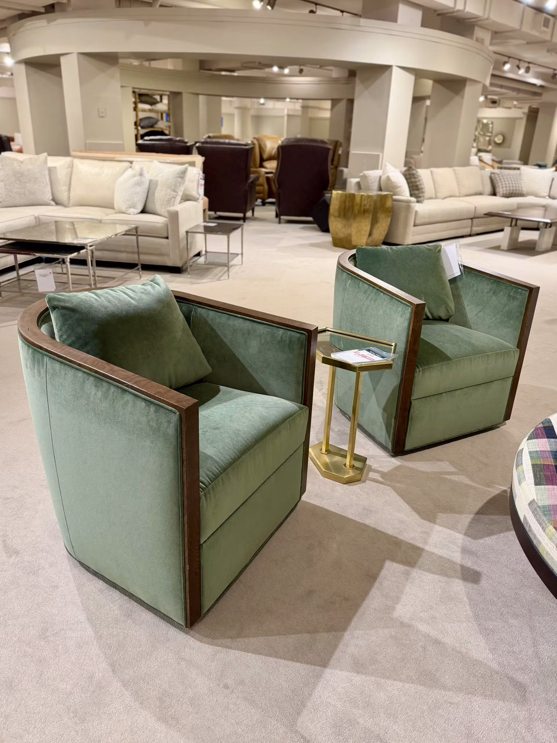 Hancock and Moore CJ6822-S/1427,1428 Giancarlos Barrel Swivel Chair