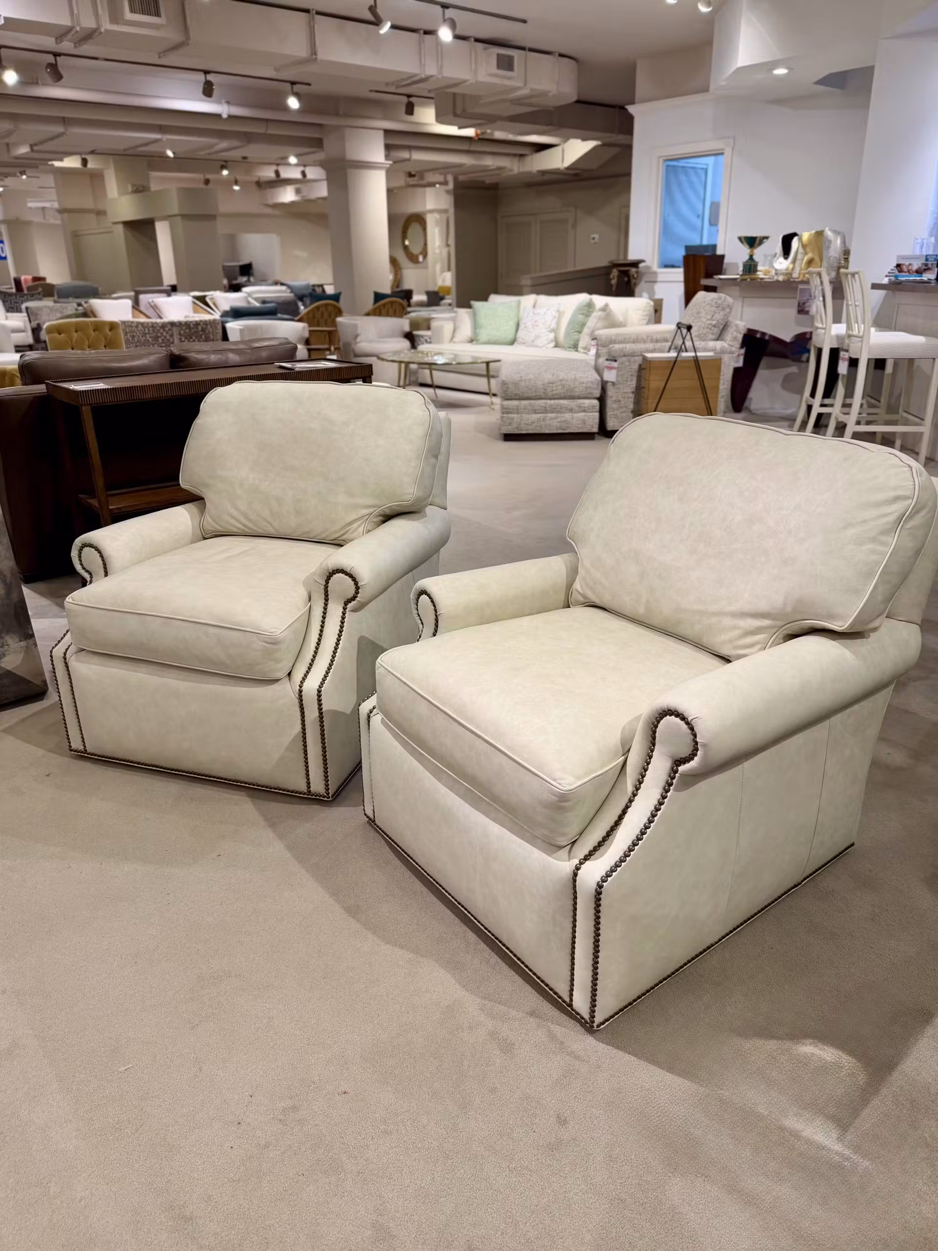 Hancock and Moore 2YC02/1705,1706 Your Way 2 Classic Swivel Chair
