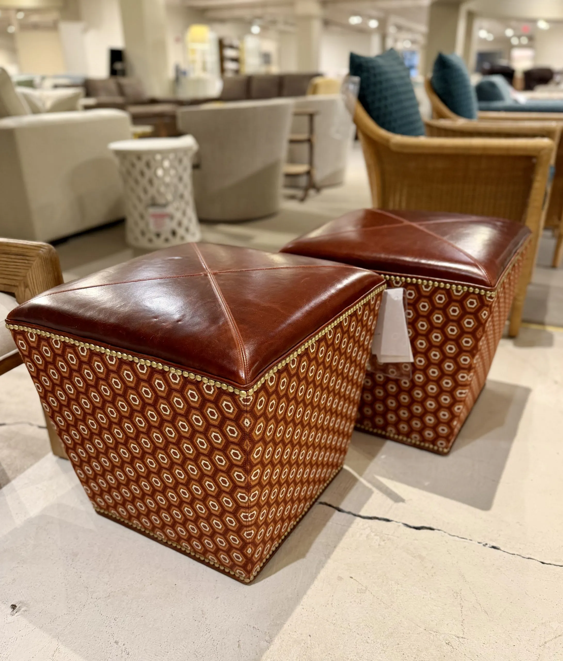 Jessica Charles 8906/11177,11178 Kiki Ottoman