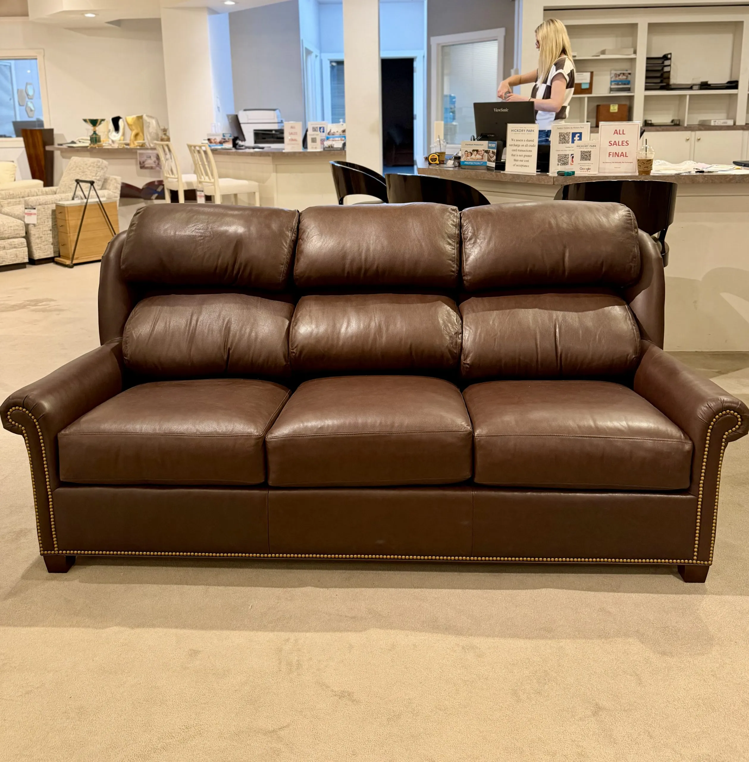 Hancock and Moore 6659-3/1692 Cullen Sofa