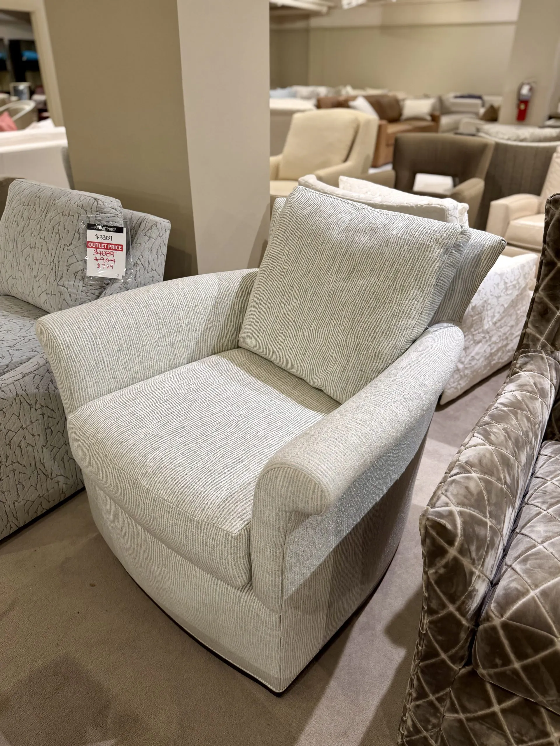 Century LTD5247-8/ Trent Swivel Chair