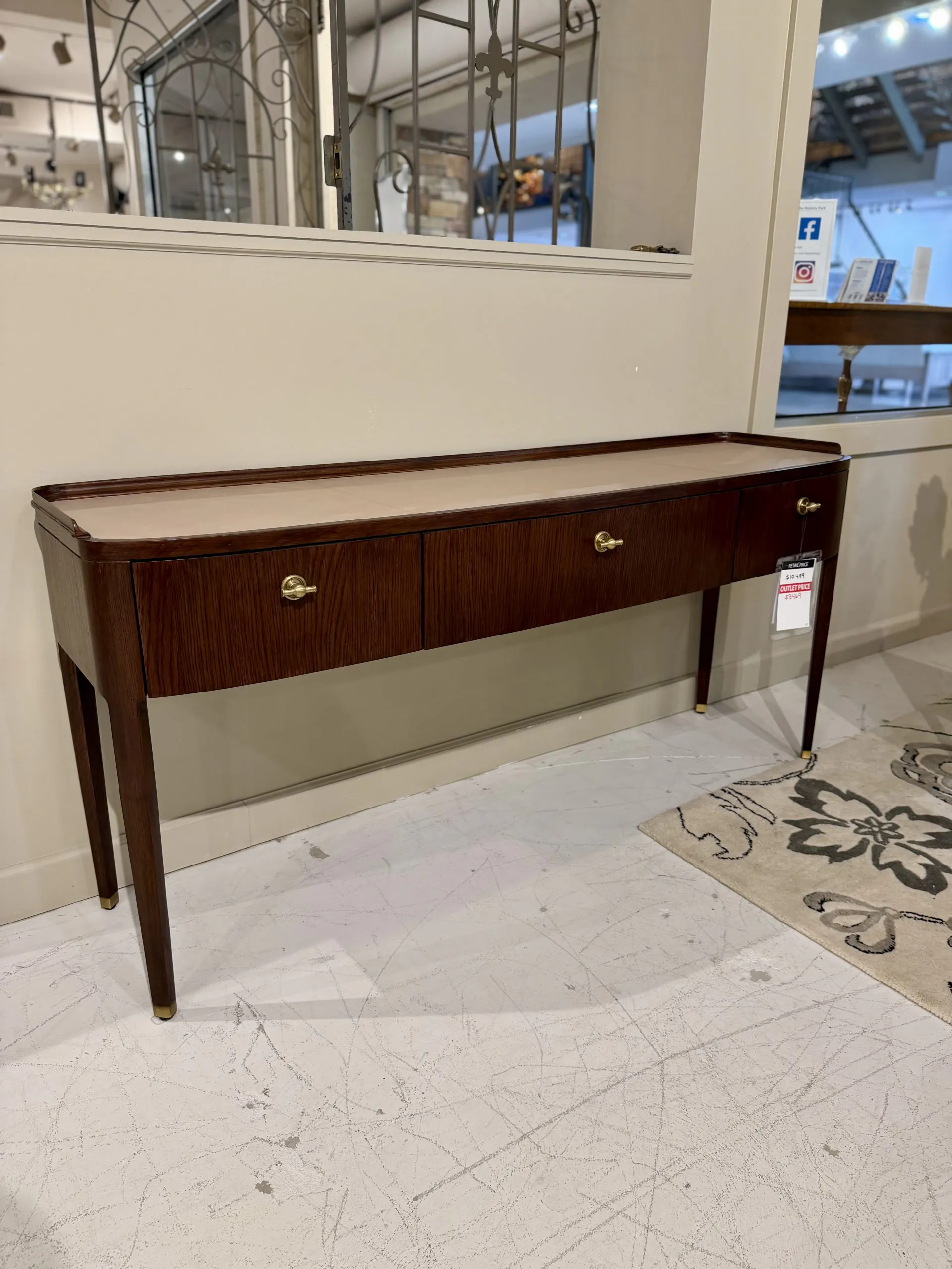 Century C7A-725-V2 Meri Console