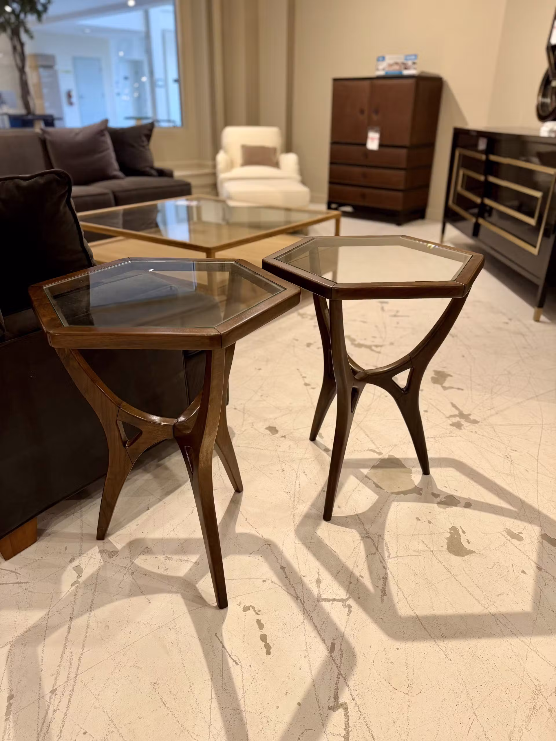 Maitlland-Smith HM1239 Walt Chairside Table