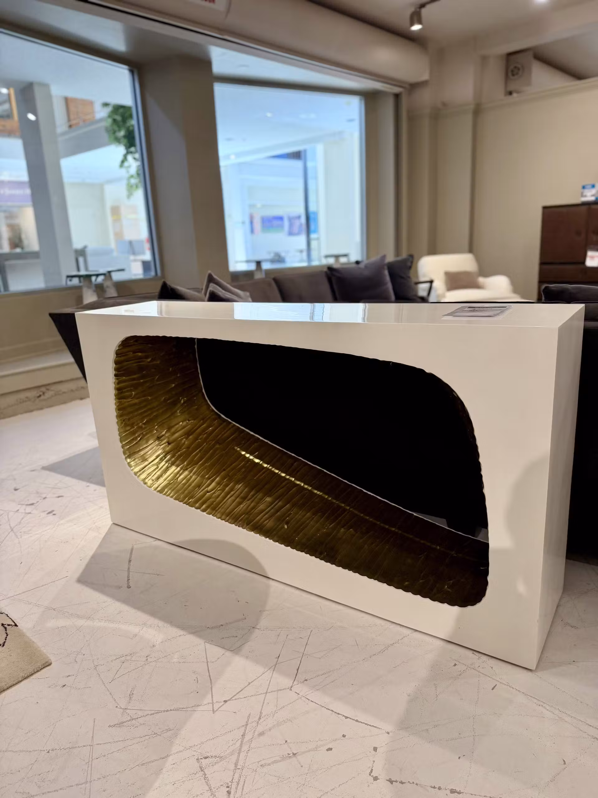 Century Sf5632/270 Kelly Console