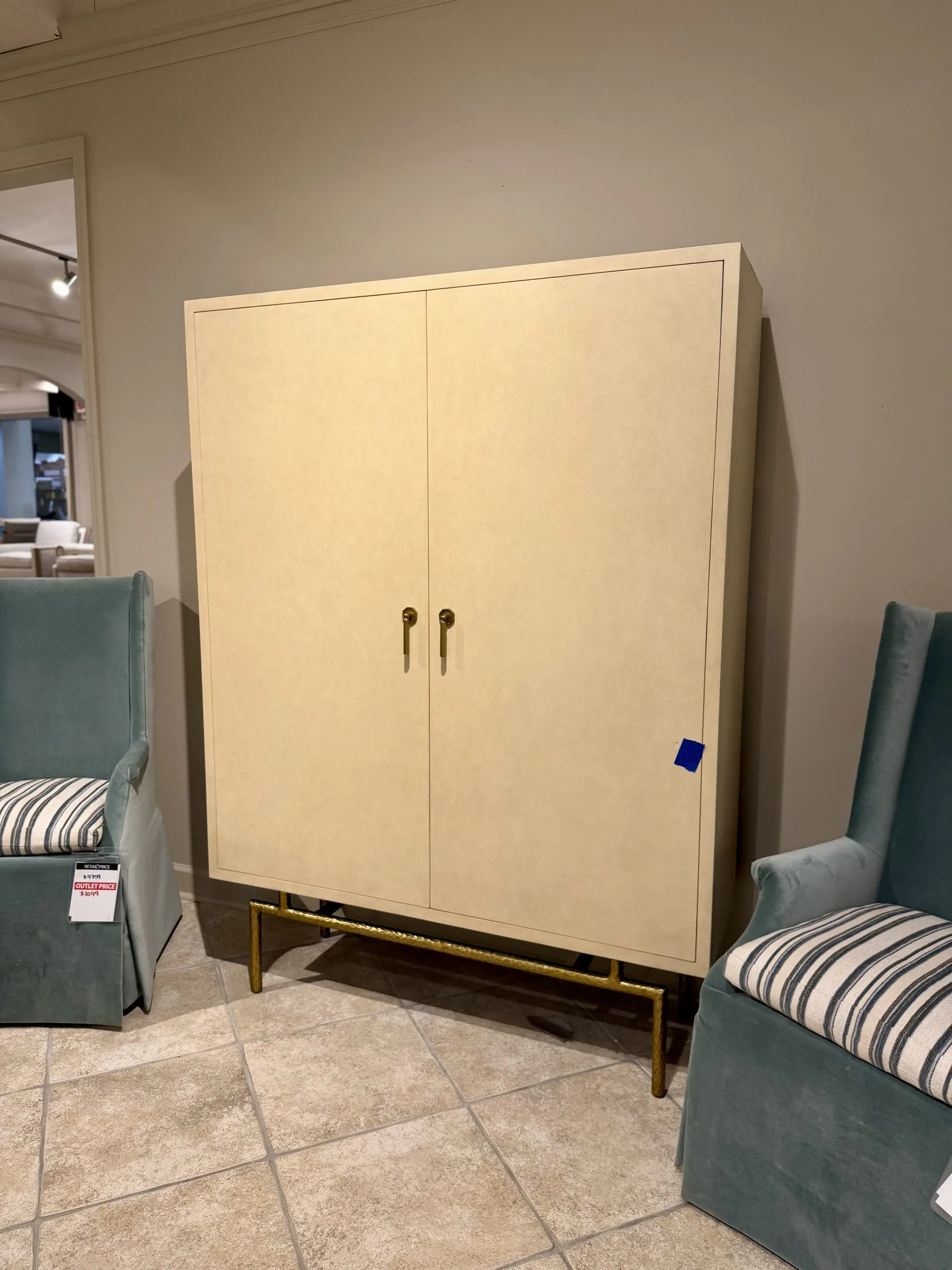 Century C7A-462 Harrison Bar Cabinet
